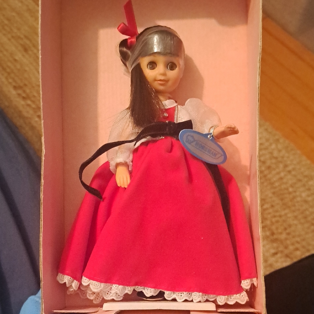 8" MELISSA doll